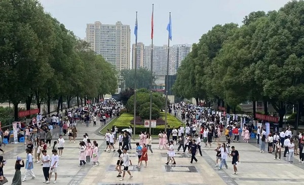 “線上+線下”促精準(zhǔn)就業(yè)，這幾場(chǎng)“百日千萬(wàn)”招聘會(huì)有成效！ 第3張