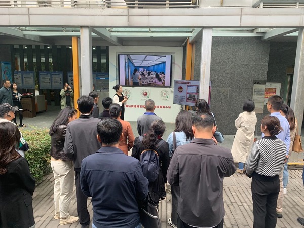 再獲點贊! 成都市委辦公廳、市政府辦公廳和市人社局相關領導一行參訪由瑞方人力打造的全市首個就業小站 第2張